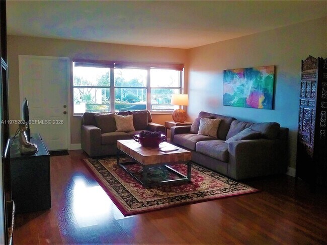 Building Photo - 401 Golden Isles Dr