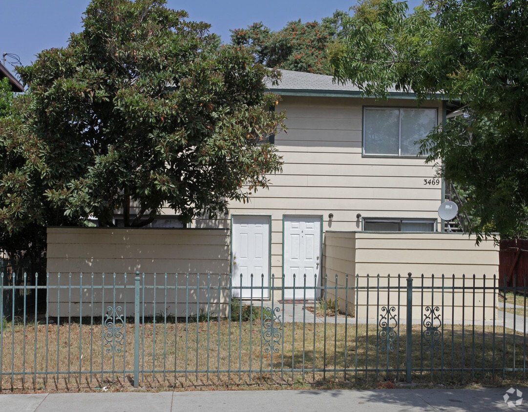 Primary Photo - 3469 Lime St