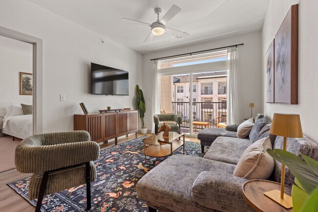 Foto del edificio - 1301 Leah Ave