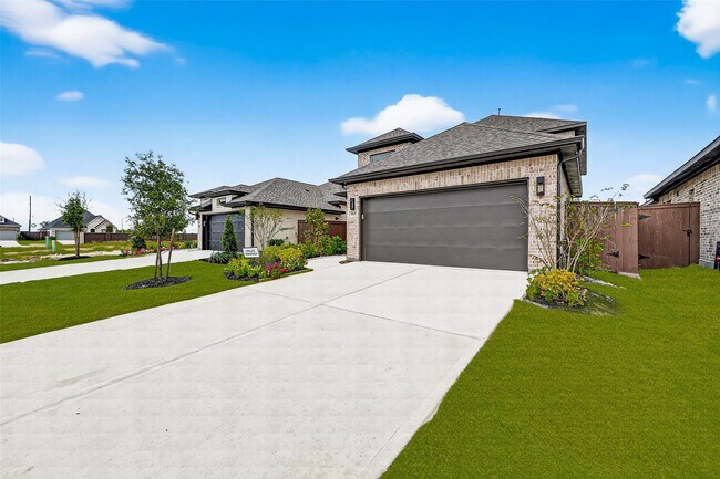 Building Photo - 5019 Bowen Pr Dr