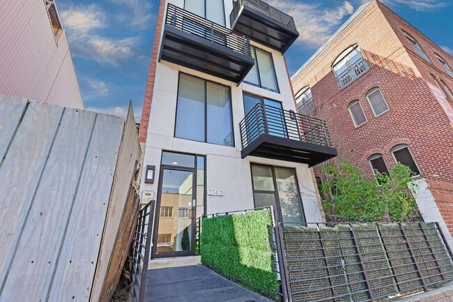 Photo - 2140 Wisconsin Ave NW House