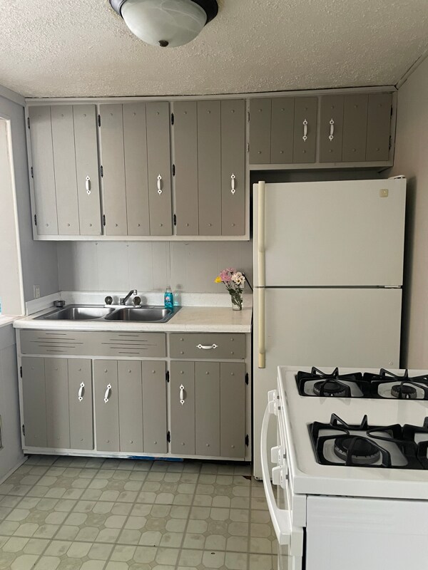 Foto del edificio - 509 N Blue Mound Ave