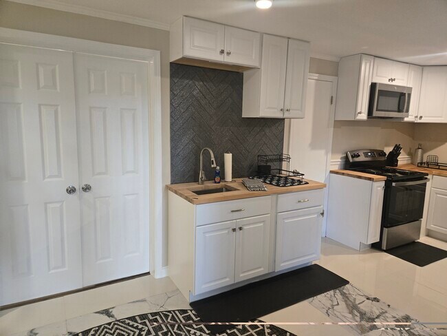 Kitchen - 240 Boca Ciega Ct