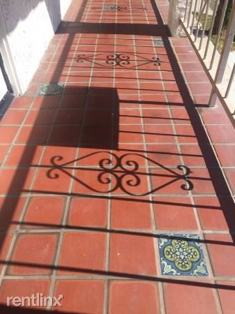 Building Photo - 801 Bennett Ave