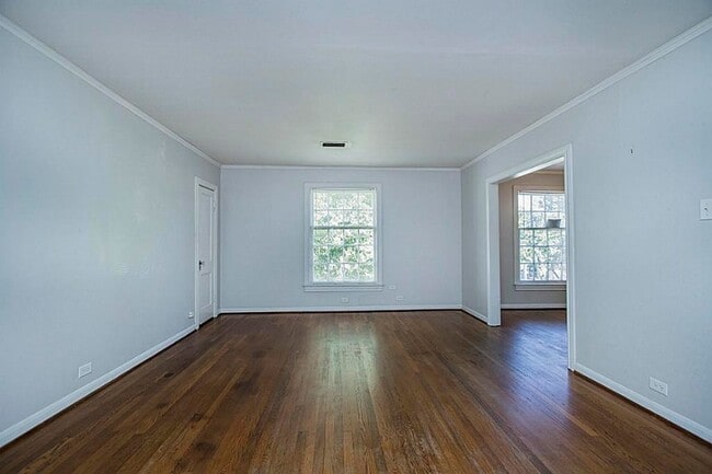 Building Photo - 1843 Branard St