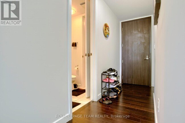 Photo du bâtiment - 201 Parkdale Ave