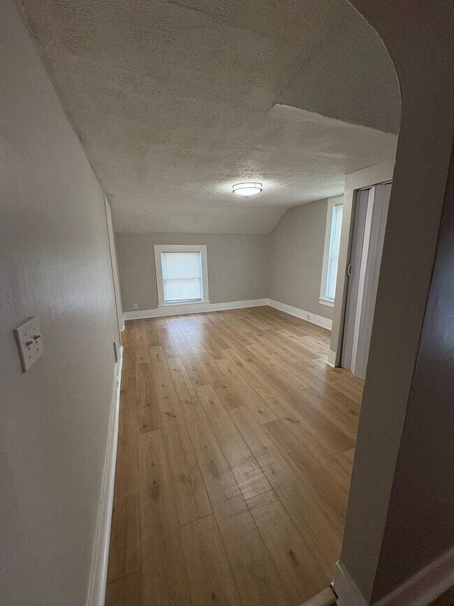 Foto del edificio - 145 Hamilton Ave