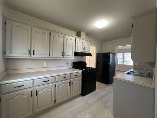 Building Photo - 1309 Fulton Dr