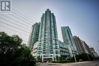 Building Photo - 220 Burnhamthorpe Rd W