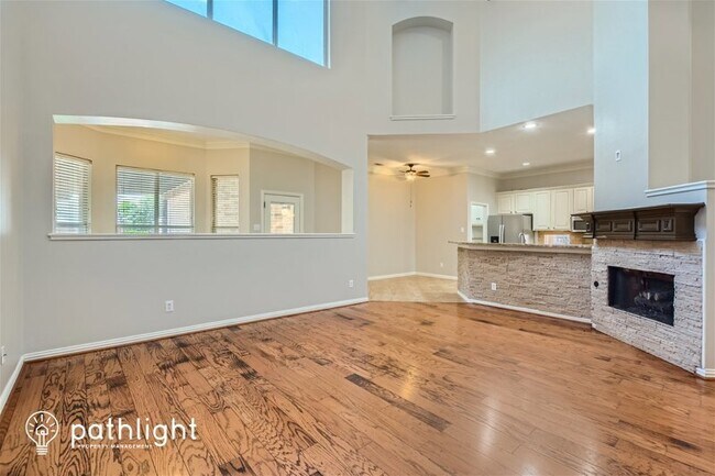 Foto del edificio - 2020 Hillcroft Drive