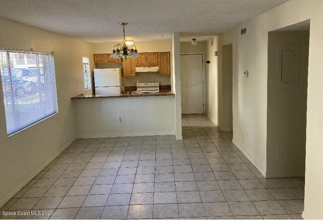 Building Photo - 2376 Fox Hollow Dr