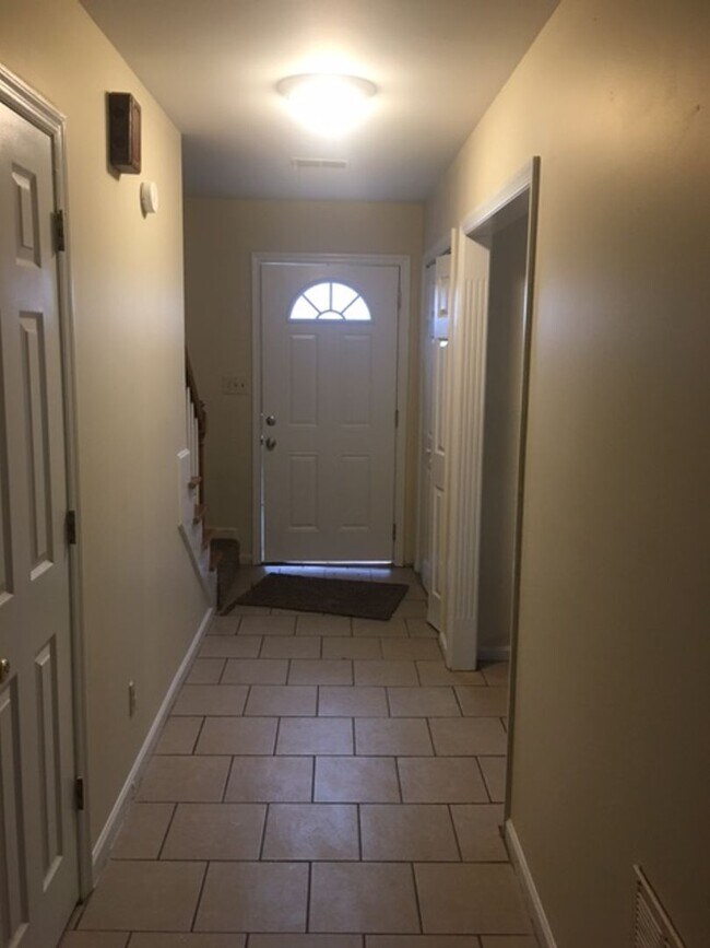 Foto del edificio - Mt Tabor Townhome Duplex         250520