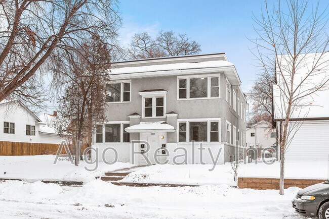 Foto del edificio - 1016 N Newton Ave