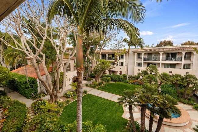 Foto del edificio - Total Quality Living! El Escorial Villas at East Beach~