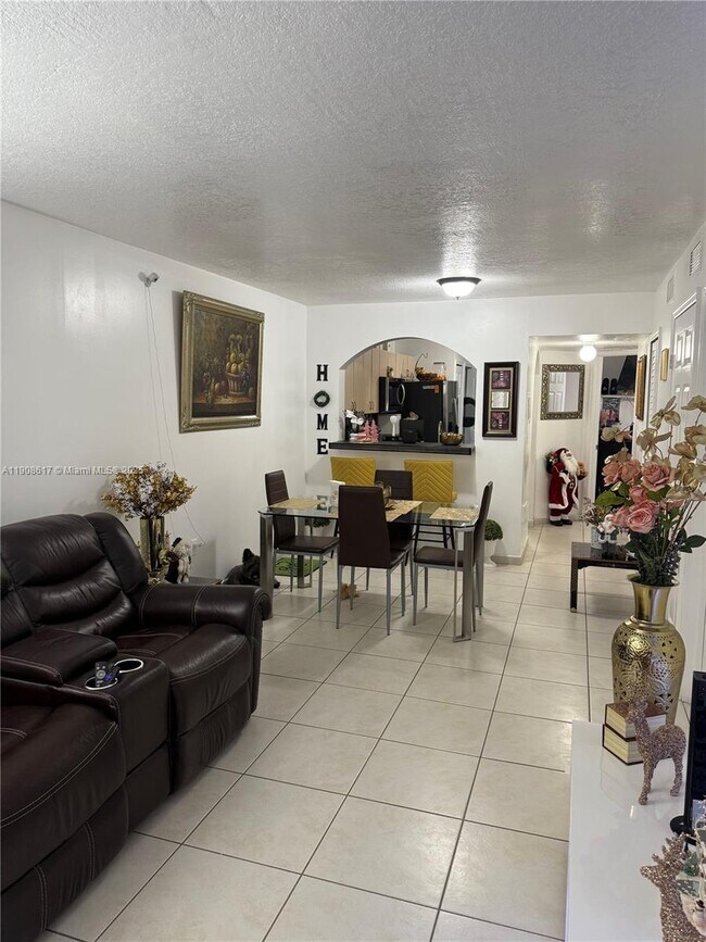 Foto del edificio - 1271 SE 28th Ct