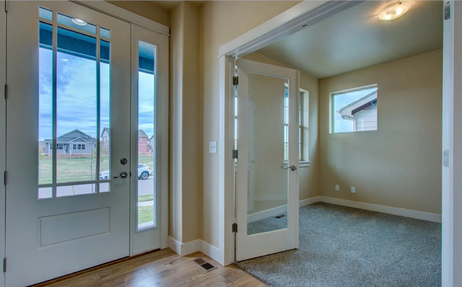 Building Photo - Gorgeous 4 Bed, 3.5 Bath Home | 3,100+ Sq ...