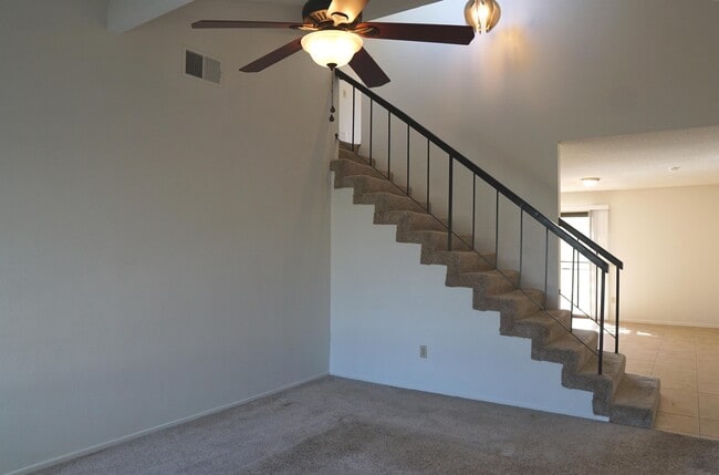 Foto del edificio - 6087 Montecito Cir