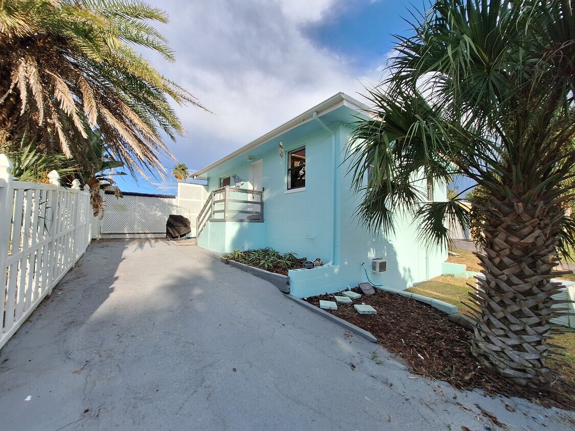 Foto principal - 910 S Central Ave