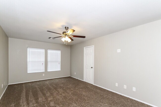 Building Photo - 10252 Nolinas St