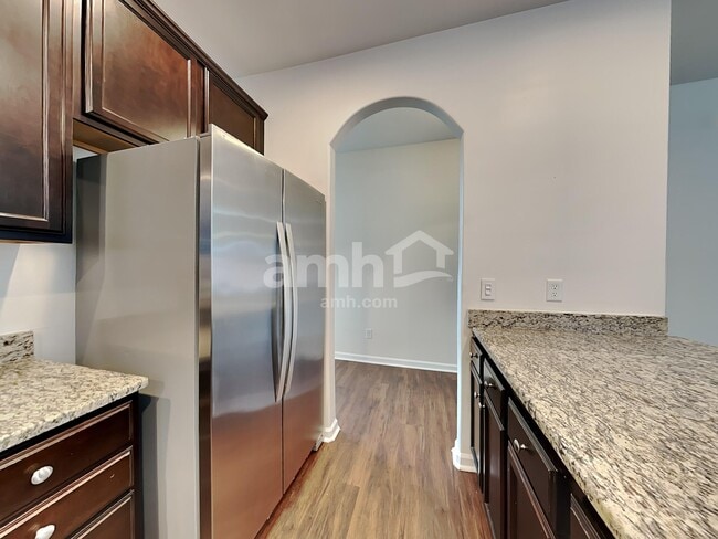 Building Photo - 125 Bur Oak Dr