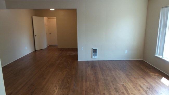 Building Photo - 1 bedroom in Eugene OR 97401
