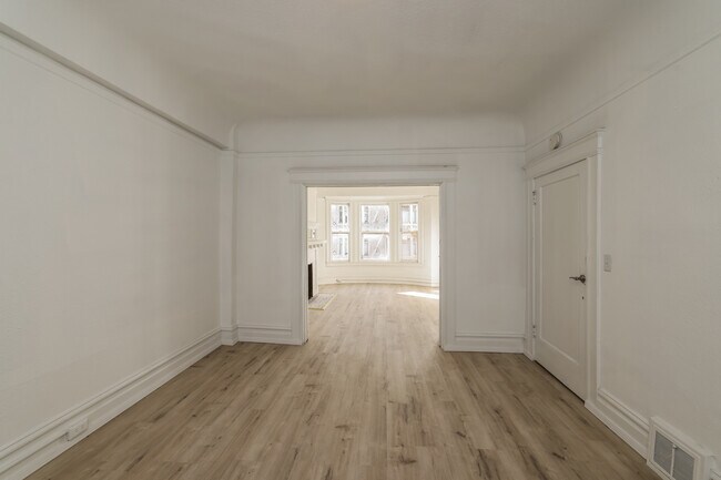 Foto del edificio - 1026 Bush St