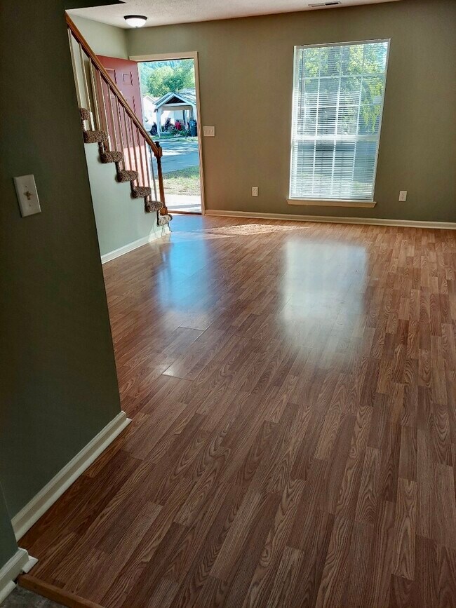 Sala de estar - 114 Eveningside Dr