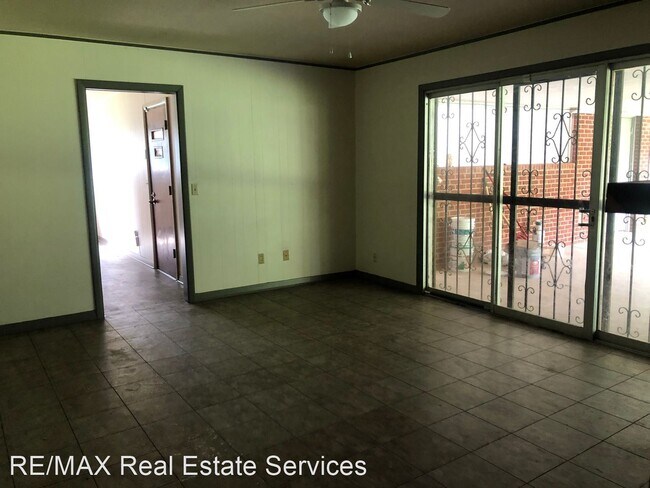 Building Photo - 3 br, 2 bath House - 916 Deer Park