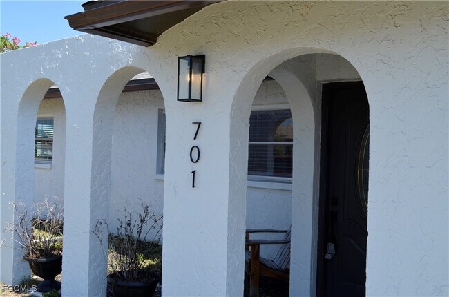 Foto del edificio - 701 SE 36th St
