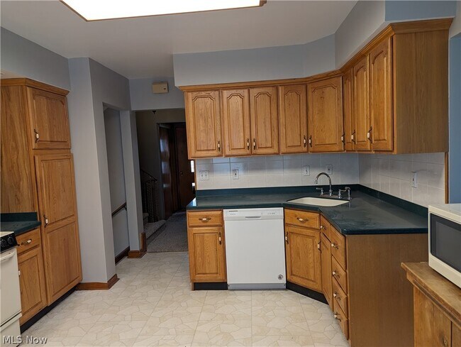 Foto del edificio - 13609 Old State Rd