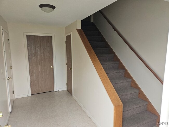 Building Photo - 290 Duer St