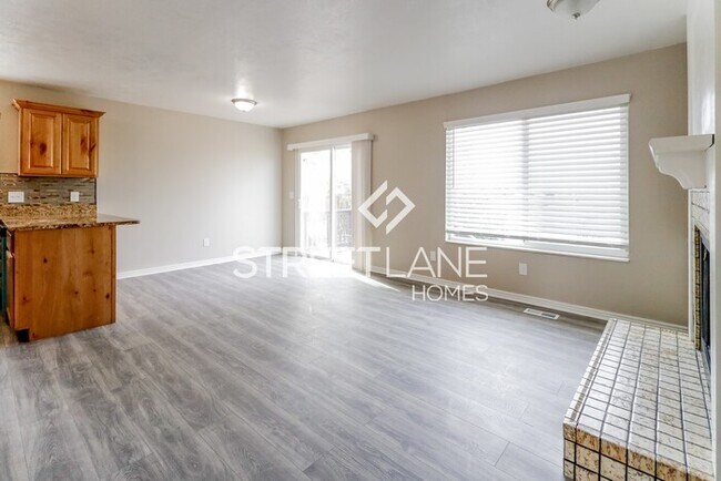 Foto del edificio - 6 Bedroom in Kearns!