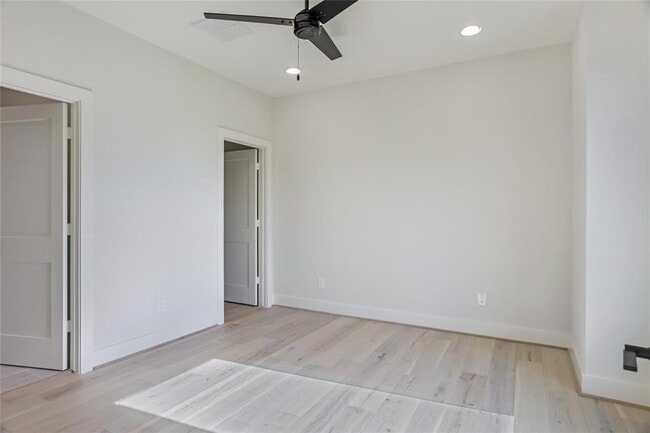 Building Photo - 1112 Dart St