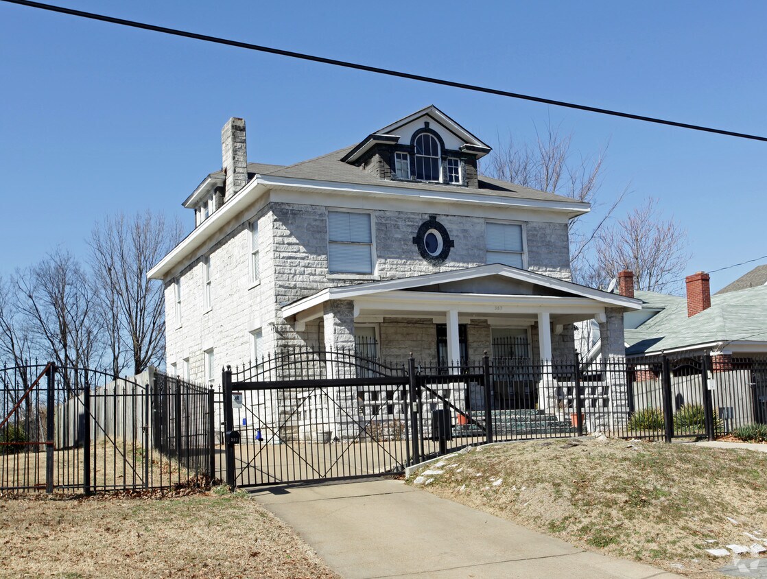 Primary Photo - 367 Boyd St