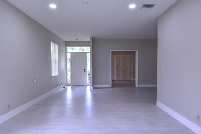 Foto del edificio - 118 Sims Creek Ct