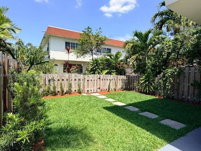 Foto del edificio - 1500 NE 151st St