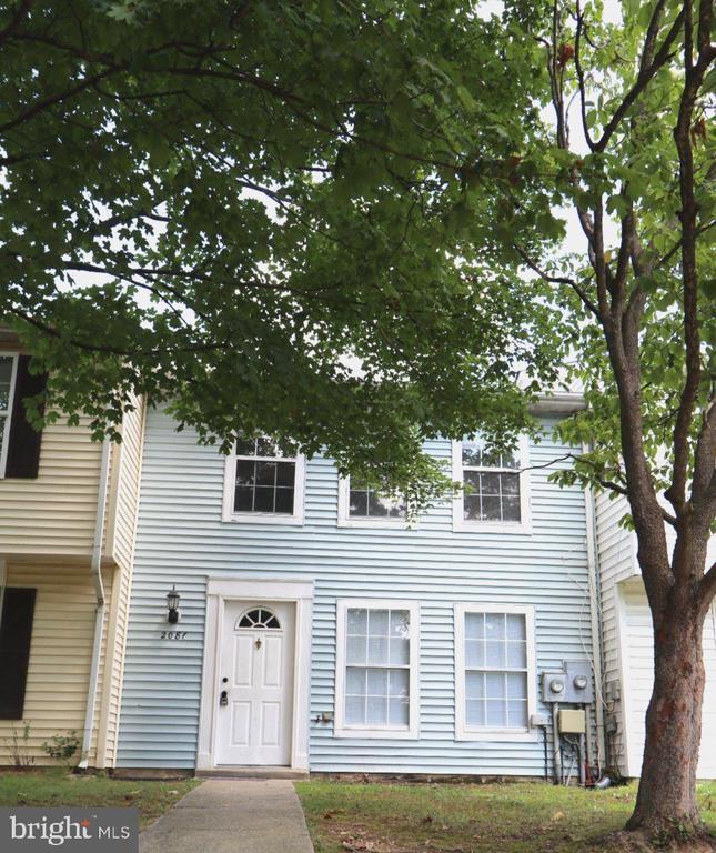 Building Photo - 2086 Tanglewood Dr