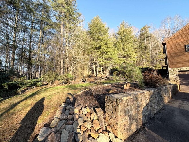 Building Photo - Expansive Mostly-Furnished Residence featuring 3 Bedrooms, a Completed Basement, and a Loft Space