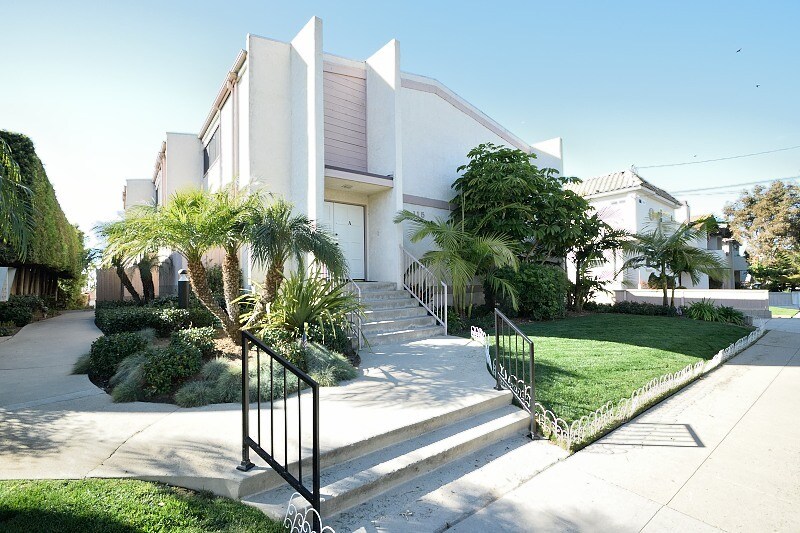 Primary Photo - 115 S Guadalupe Ave
