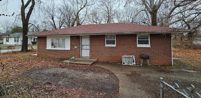 Photo - 5050 Hallows Ave House