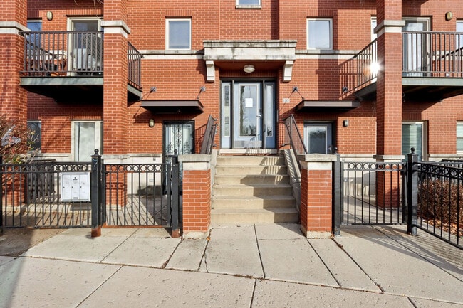 Building Photo - 1132 W 13th St