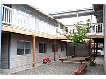 Building Photo - 9719 Holly Dr