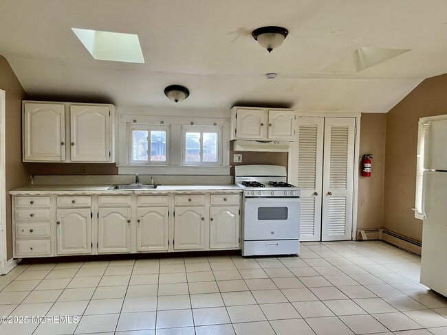 Foto del edificio - 52 Shoreland Terrace