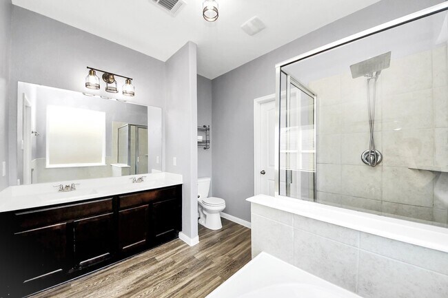 Foto del edificio - 2335 Spring Hollow Dr