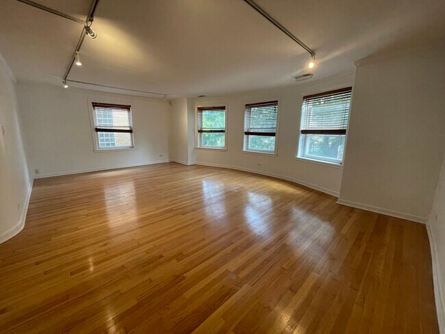 Foto del edificio - 6234 N Whipple St