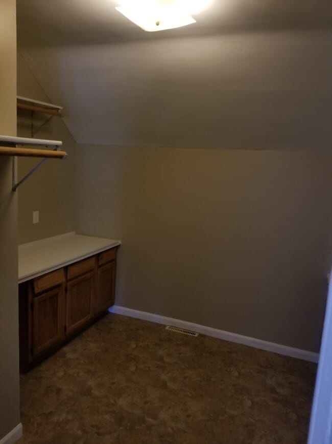 Building Photo - 2 BR/1 Bath home