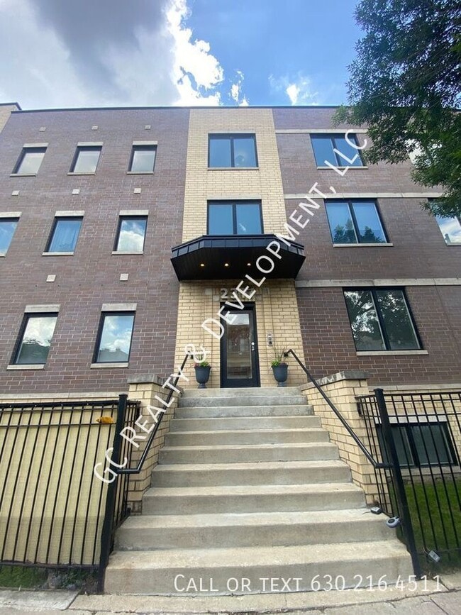 Photo - 2317 W Armitage Ave Apartment