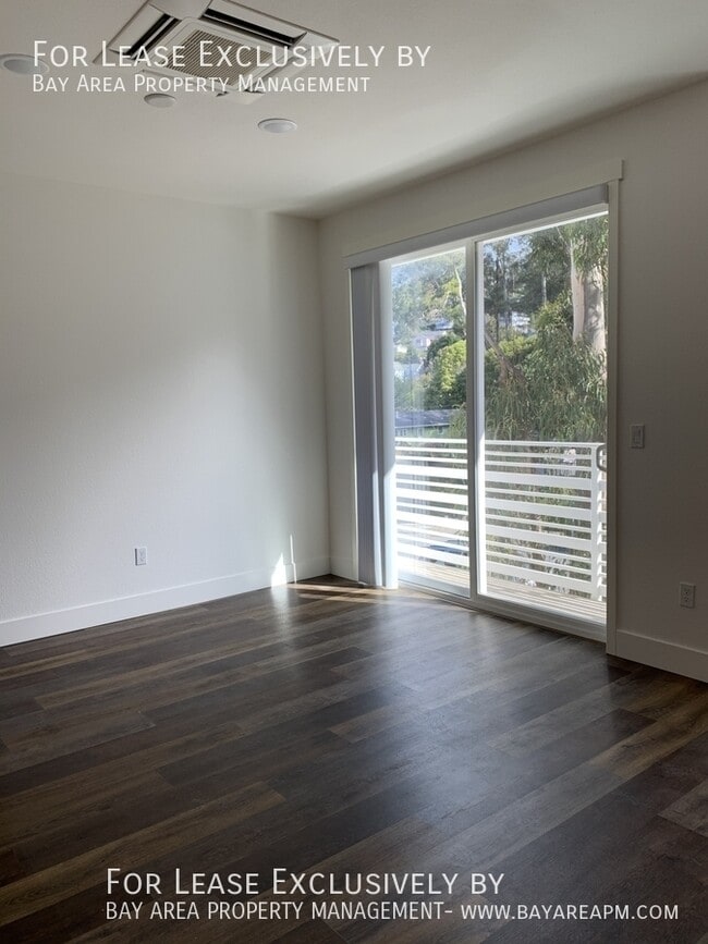 Building Photo - 195 Ave Cabrillo