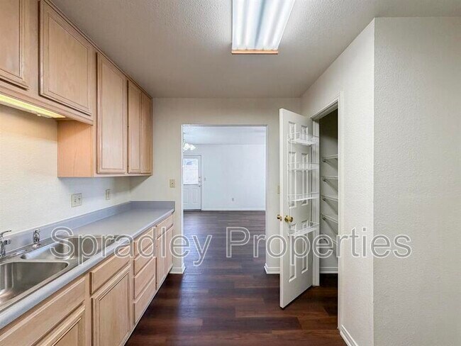 Building Photo - 1812 W Avenue K