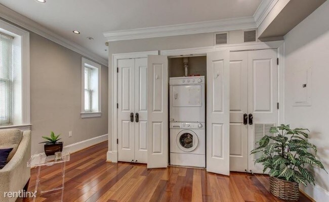 Foto del edificio - 936 Madison St NW